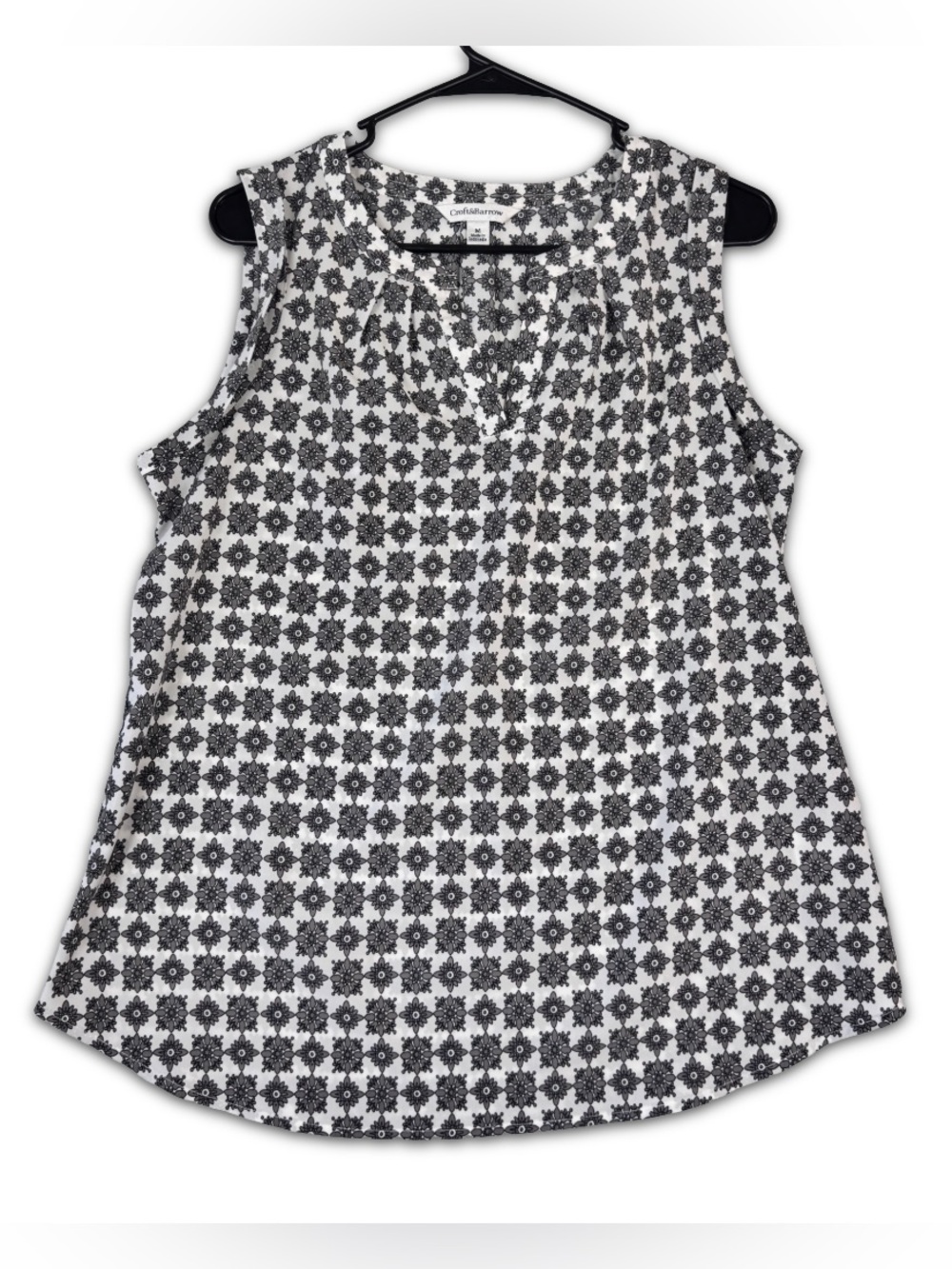 Croft Barrow Sleeveless Top Womens M Medium White Gray Black Floral V Neck